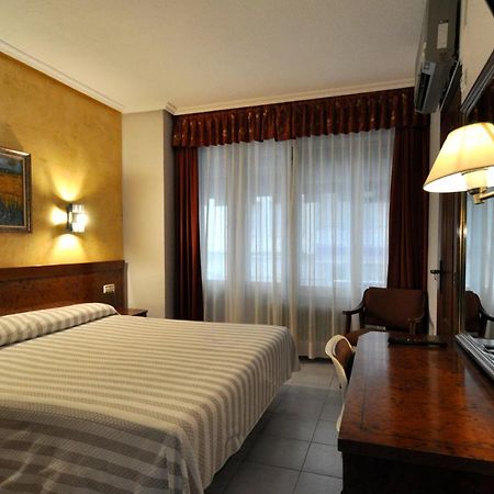 Hotel Aragon Salamanca Bagian luar foto
